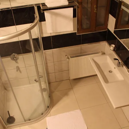 Bayer Stone House Bed & Breakfast 3*